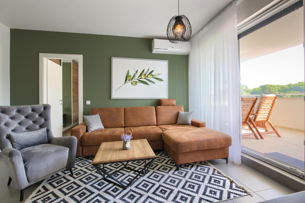 Beautiful Two-Bedroom Seaside Apartment In Premantura Dış mekan fotoğraf